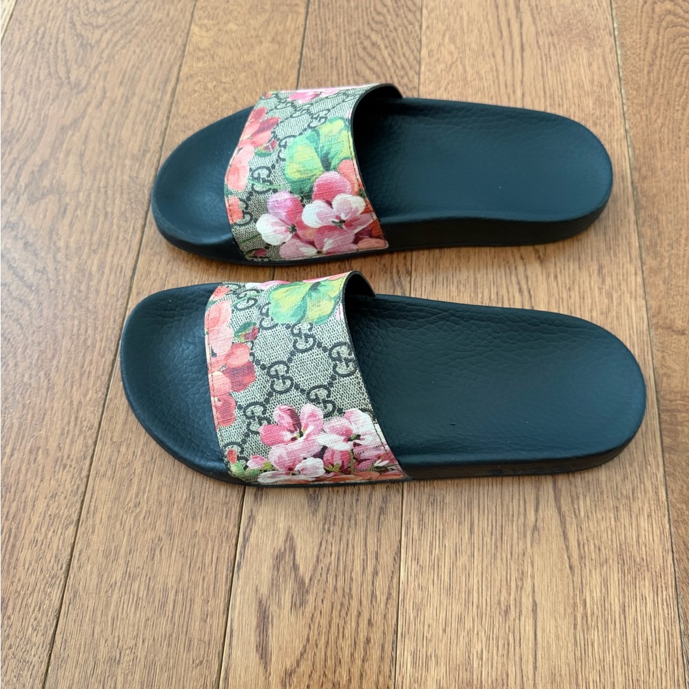 Gucci GG Blooms Supreme Floral Slide Sandals - Picture 2 of 6
